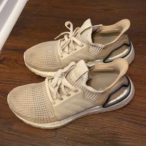 Adidas Ultraboost 19 size 7.5 women